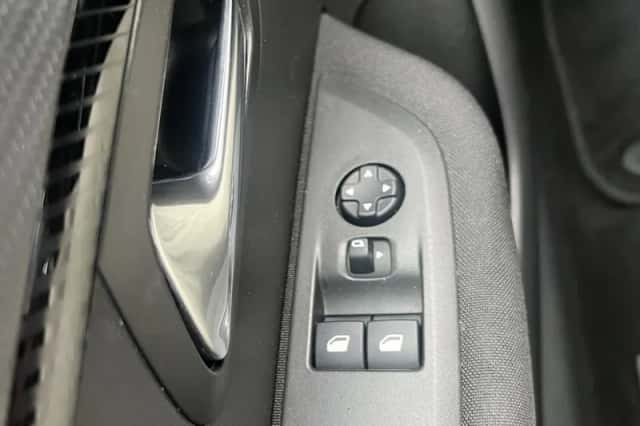 Peugeot e-208 (2022) thumbnail 20