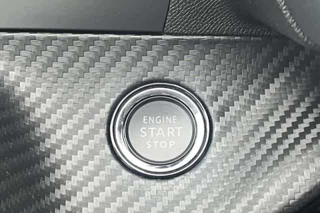 Peugeot e-208 (2022) thumbnail 21