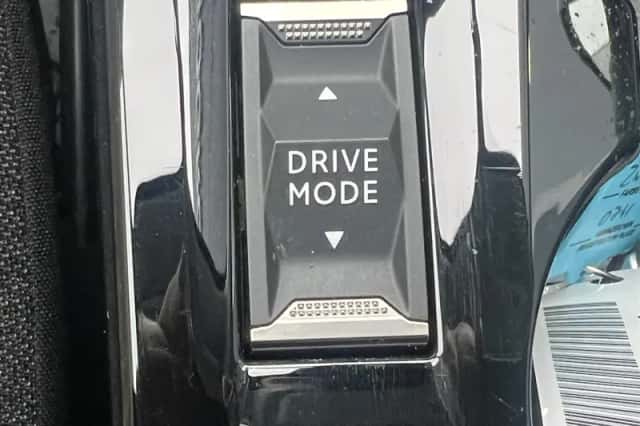 Peugeot e-208 (2022) thumbnail 30