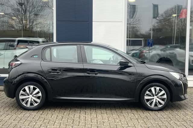 Peugeot e-208 (2022) thumbnail 8