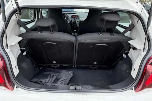 Peugeot 108 (2021) thumbnail 17