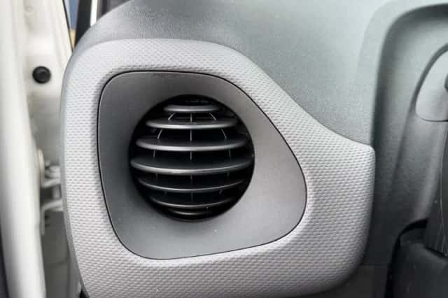 Peugeot 108 (2021) thumbnail 21