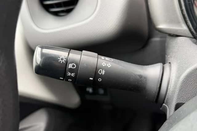 Peugeot 108 (2021) thumbnail 23