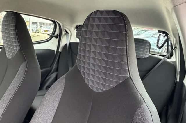 Peugeot 108 (2021) thumbnail 32