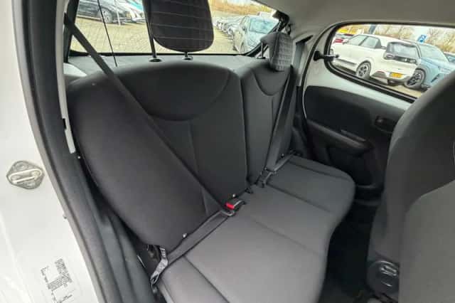 Peugeot 108 (2021) thumbnail 33