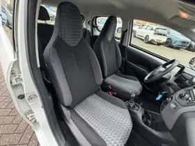 Peugeot 108 (2021) thumbnail 34
