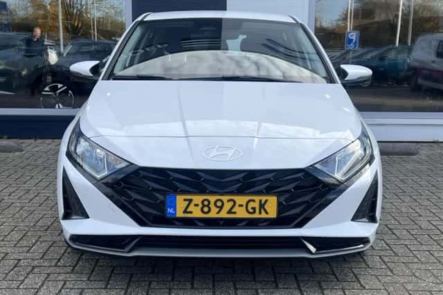 Hyundai i20 (2024) thumbnail 3