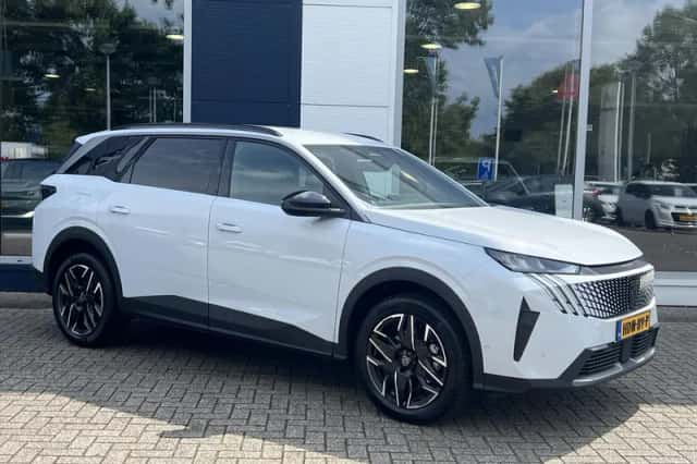 Peugeot 5008 (2025) thumbnail 3