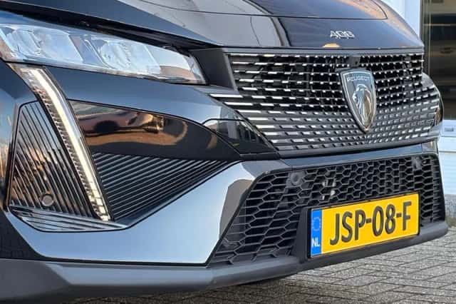 Peugeot 408 (2025) thumbnail 9