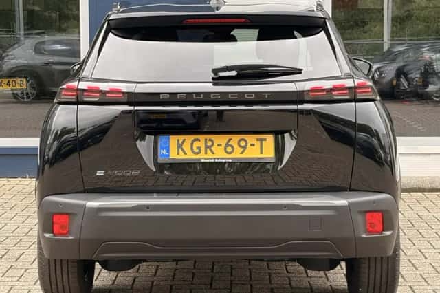 Peugeot e-2008 (2025) thumbnail 9