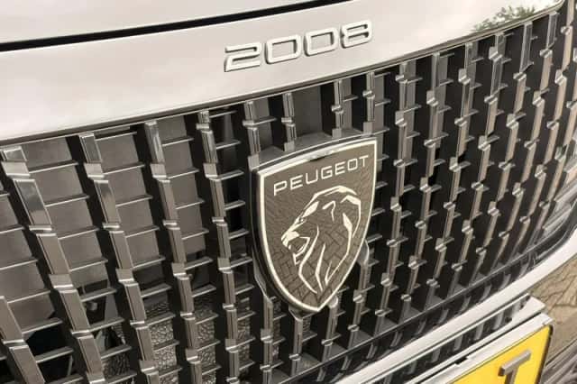 Peugeot e-2008 (2025) thumbnail 10