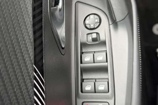Peugeot 2008 (2025) thumbnail 14