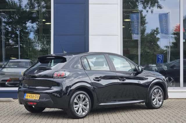 Peugeot e-208 (2021) thumbnail 4