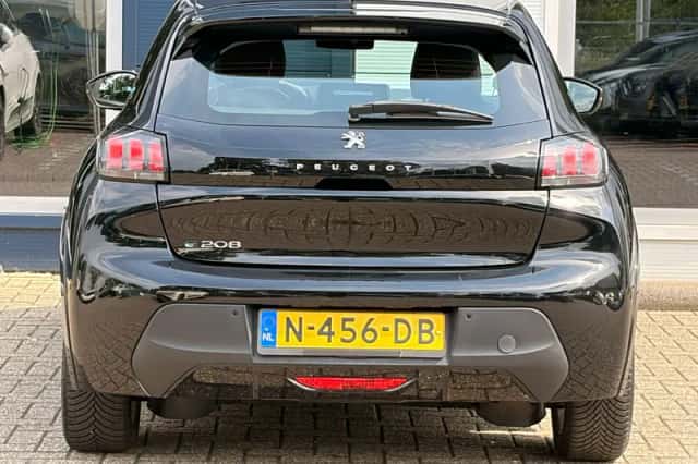 Peugeot e-208 (2021) thumbnail 5