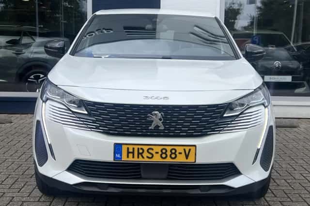 Peugeot 3008 (2024) thumbnail 4