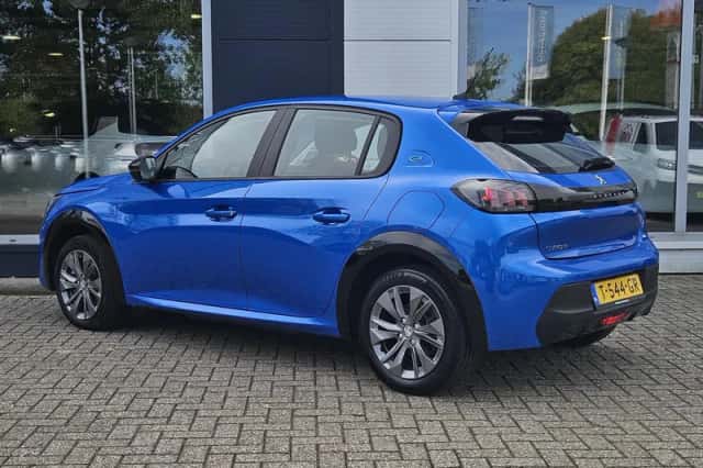 Peugeot e-208 (2023) thumbnail 5