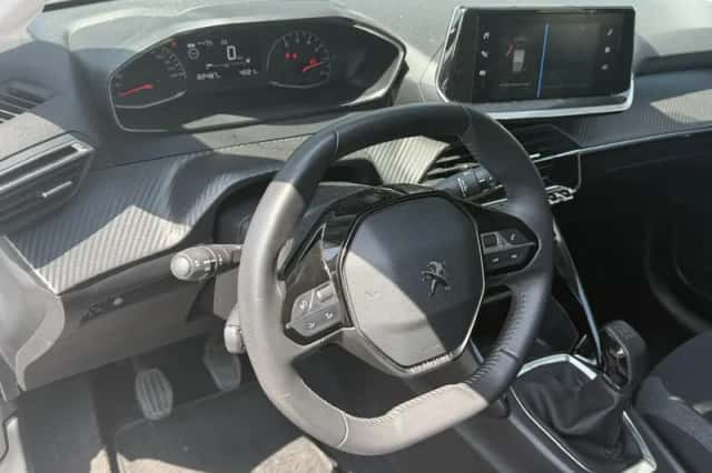 Peugeot 208 (2023) thumbnail 5