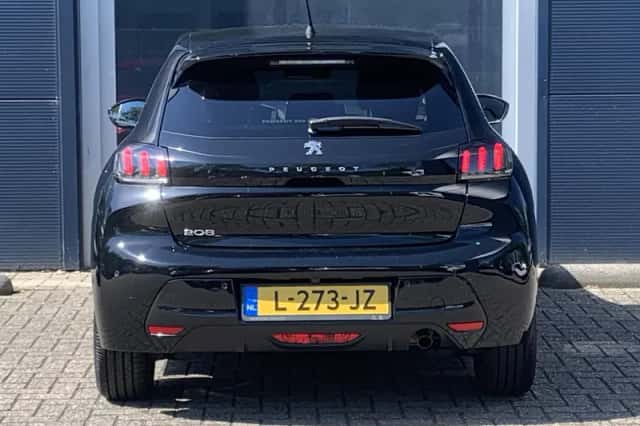 Peugeot 208 (2021) thumbnail 8