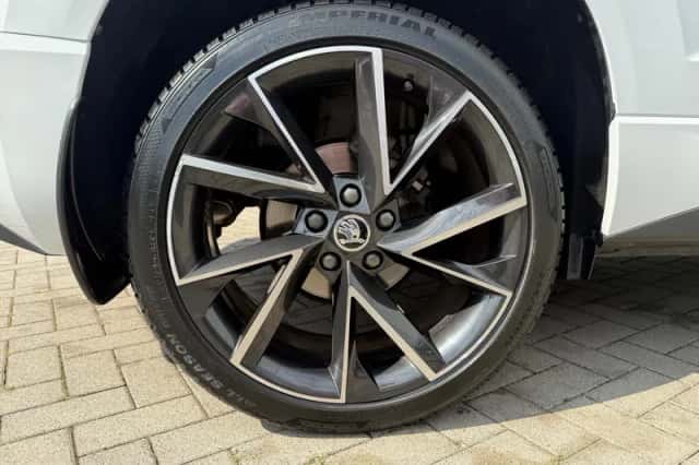 Škoda Karoq (2021) thumbnail 10