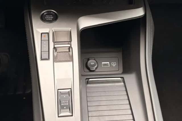 Peugeot 308 (2024) thumbnail 18