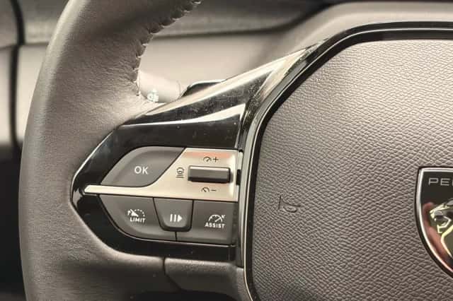 Peugeot 308 (2024) thumbnail 9