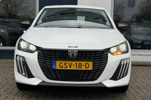 Peugeot 208 (2024) thumbnail 4