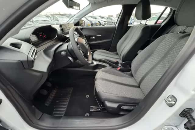 Peugeot 208 (2024) thumbnail 8