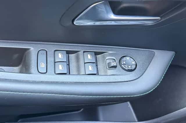 Peugeot 208 (2022) thumbnail 28