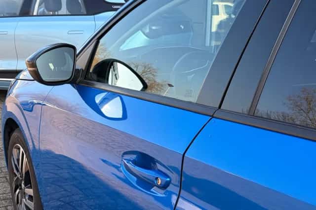 Peugeot 208 (2022) thumbnail 9