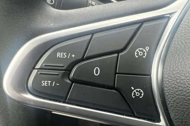 Renault Clio (2022) thumbnail 18
