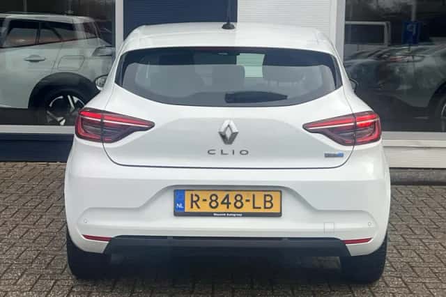 Renault Clio (2022) thumbnail 5