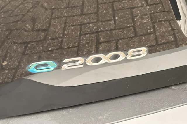 Peugeot e-2008 (2021) thumbnail 15
