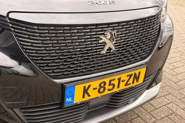 Peugeot e-2008 (2021) thumbnail 18