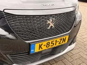 Peugeot e-2008 (2021) thumbnail 18