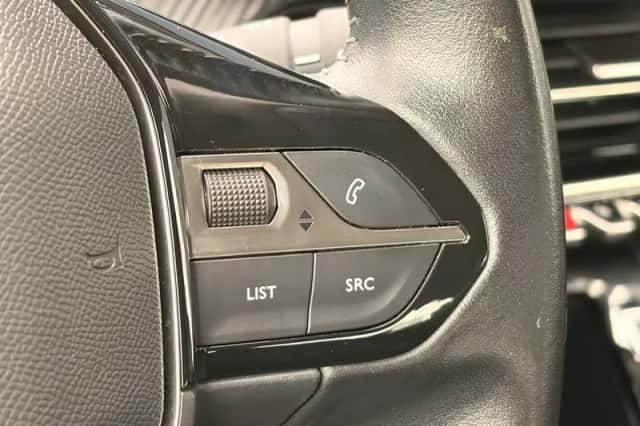 Peugeot e-2008 (2021) thumbnail 21