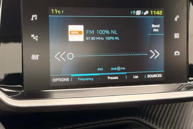 Peugeot e-2008 (2021) thumbnail 27