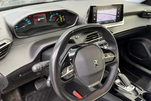 Peugeot e-2008 (2021) thumbnail 4