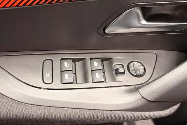 Peugeot e-2008 (2021) thumbnail 35