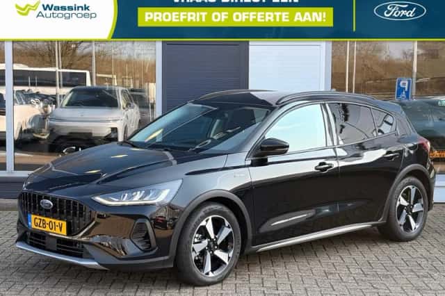 Ford Focus (2024) thumbnail 1