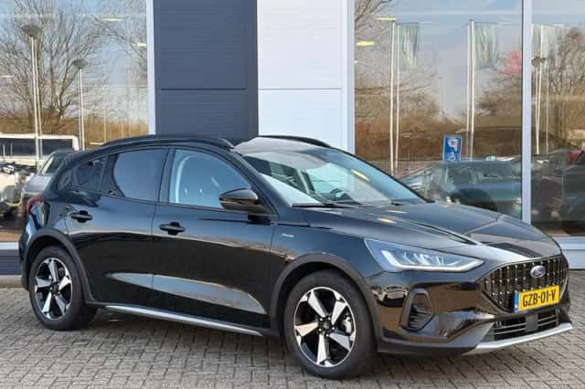 Ford Focus (2024) thumbnail 2