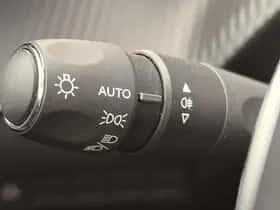 Peugeot 208 (2021) thumbnail 11
