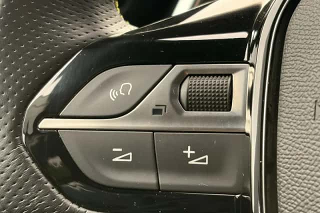 Peugeot 208 (2021) thumbnail 9