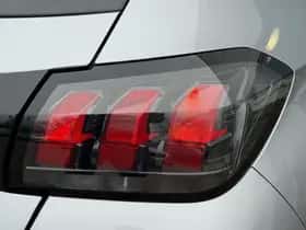 Peugeot e-208 (2023) thumbnail 14