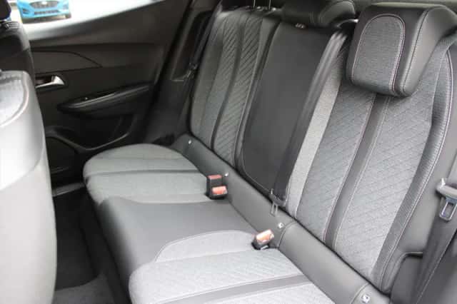 Peugeot 2008 (2024) thumbnail 11