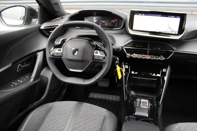 Peugeot 2008 (2024) thumbnail 18