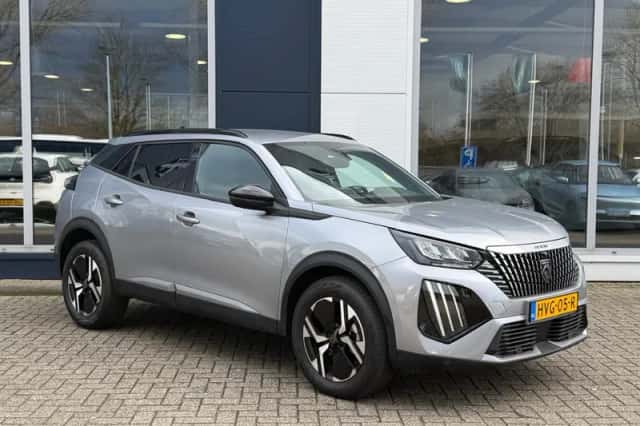 Peugeot 2008 (2024) thumbnail 3