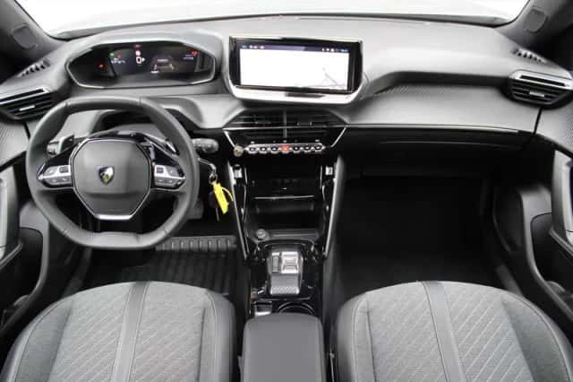 Peugeot 2008 (2024) thumbnail 9