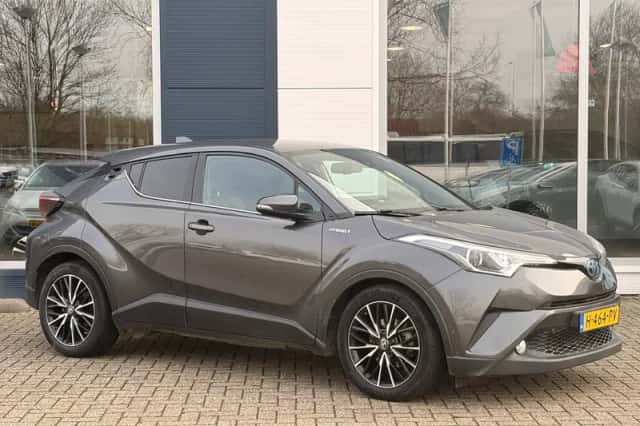 Toyota C-HR (2020) thumbnail 2