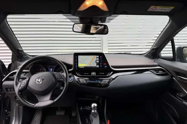 Toyota C-HR (2020) thumbnail 13