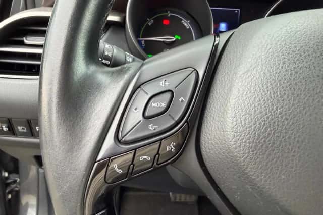 Toyota C-HR (2020) thumbnail 16